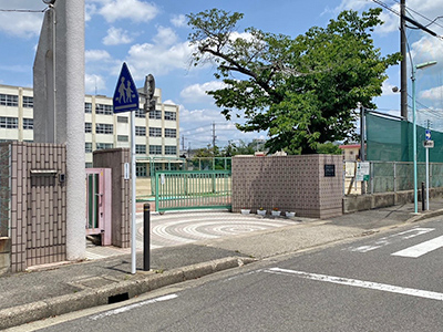 上野小学校