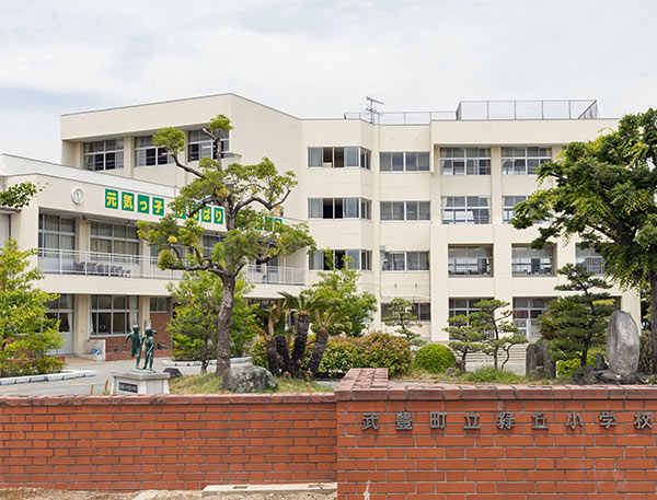 緑丘小学校