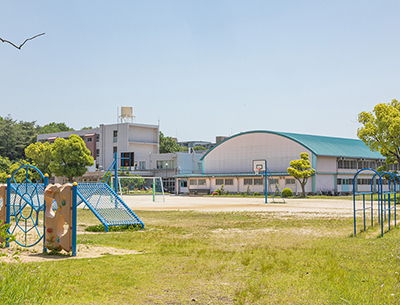 春日井市立高森台小学校