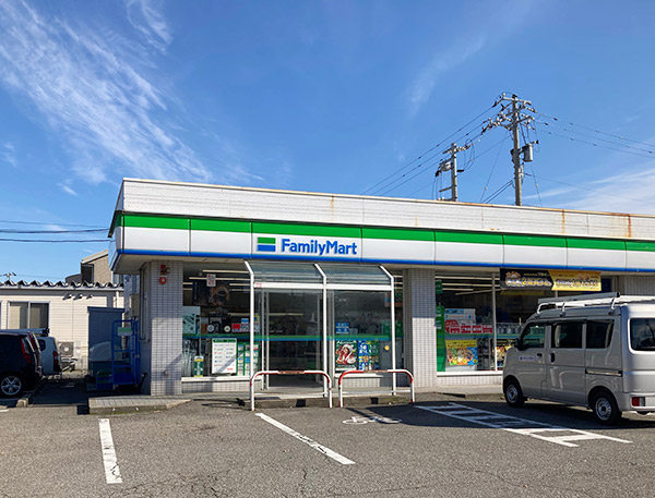 ファミリーマート松任成町店