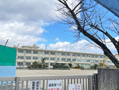 泊山小学校