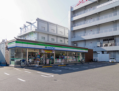 ファミリーマート海老園店