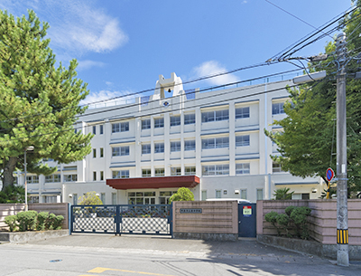 甲府市立西中学校