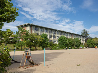 平城西小学校