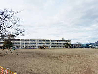 見前小学校