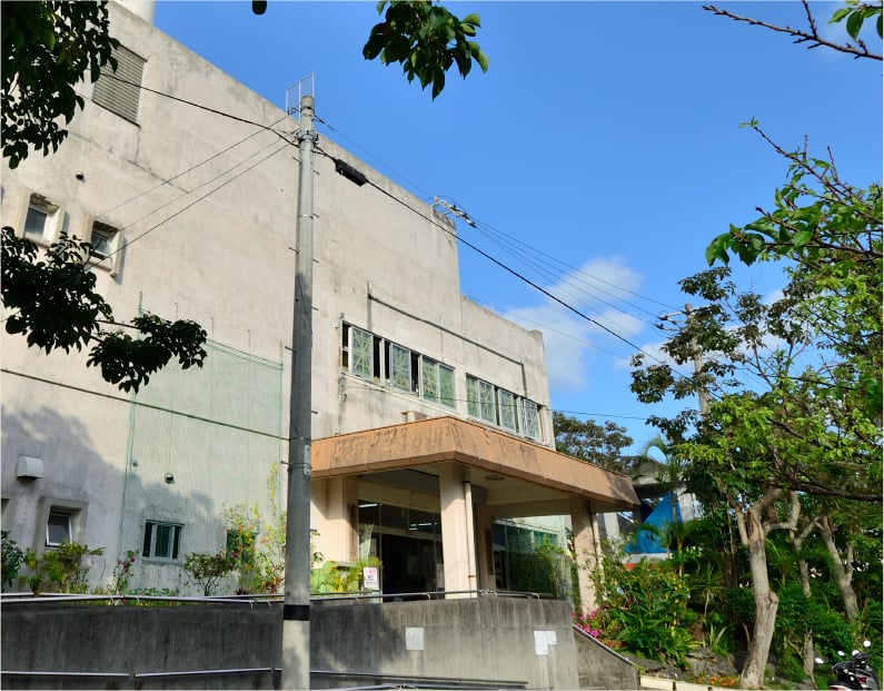 那覇市立中央図書館（徒歩11分）